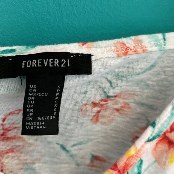 forever 21 cropped tank - Picture 3 of 3